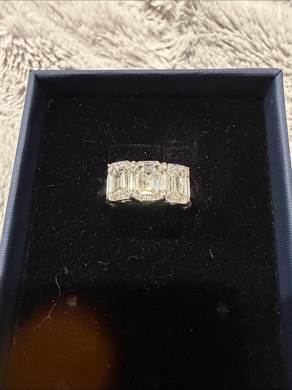 3 Carat Lab Grown Emersld Vut Three-Stone in Silver Band! NWT COA Included